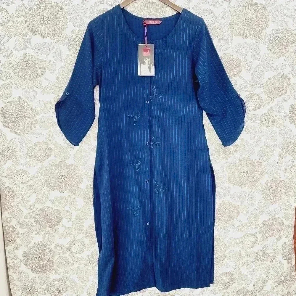 NWT Juliet Crewneck Button up Rhinestones Long line Shirt XL Blue